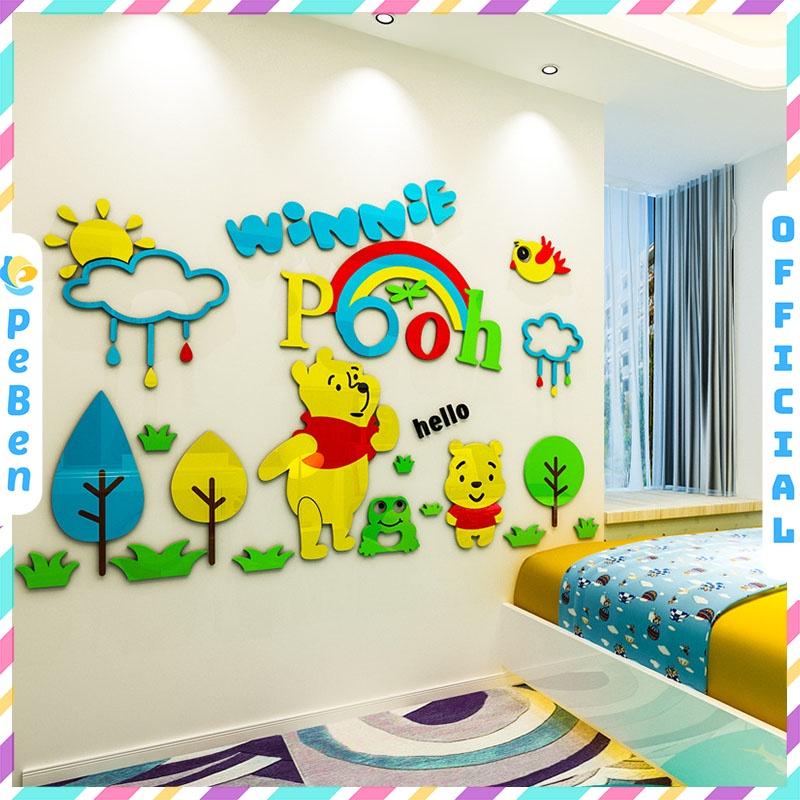 Tranh dán tường mica 3d decor khổ lớn winnie the pooh dưới mưa trang trí mầm non, mẫu giáo, phòng cho bé - 160cm x 111cm