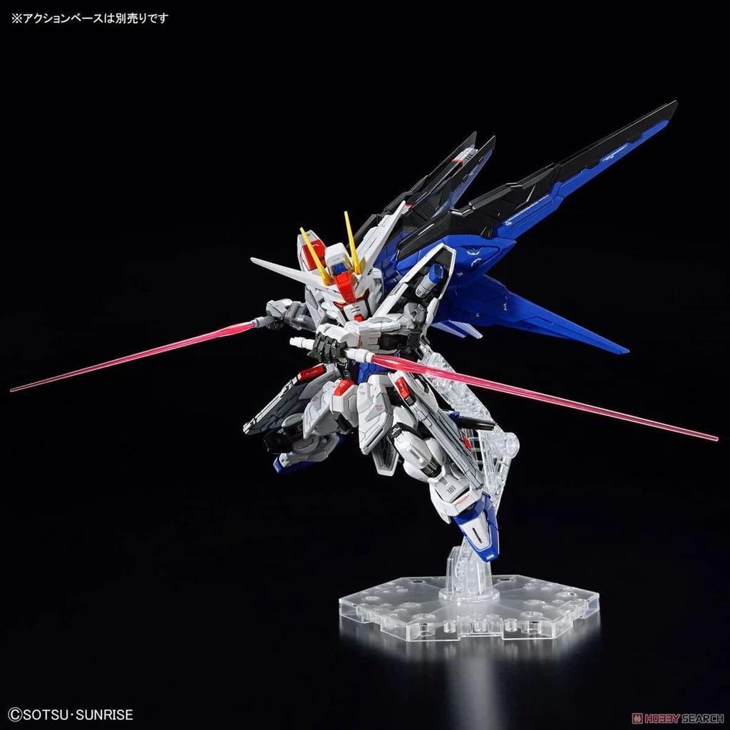 Mô hình SD FREEDOM GUNDAM MASTER GRADE BANDAI