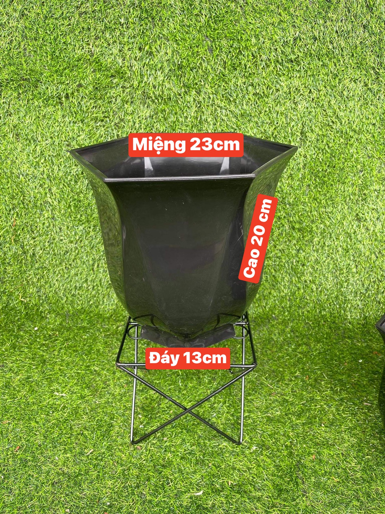 Chậu Nhựa Trồng Cây Cảnh, Hoa Trong Nhà Linh Lan Kt 23 x20cm Màu Đen