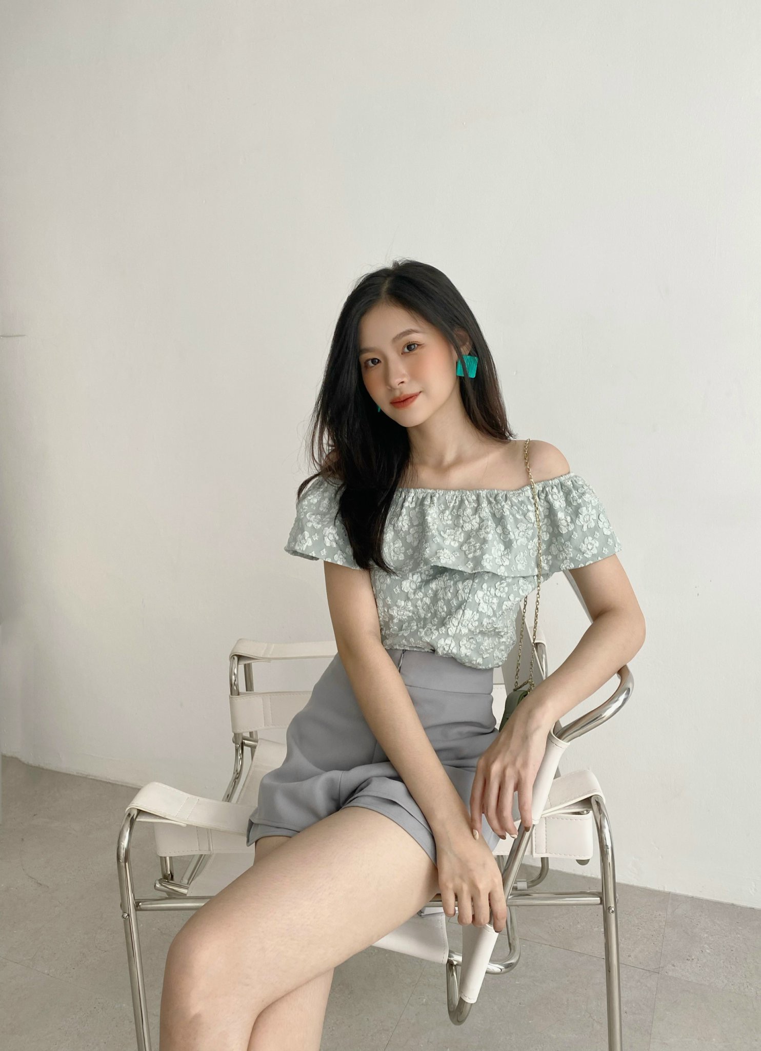 YU CHERRY | Áo nữ Royale Neck Tube Top YA385