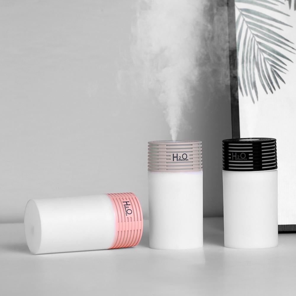 Máy Phun Sương Tạo Độ Ẩm Mini Có Đèn Nhiều Màu Sắc Và Cổng Sạc USB