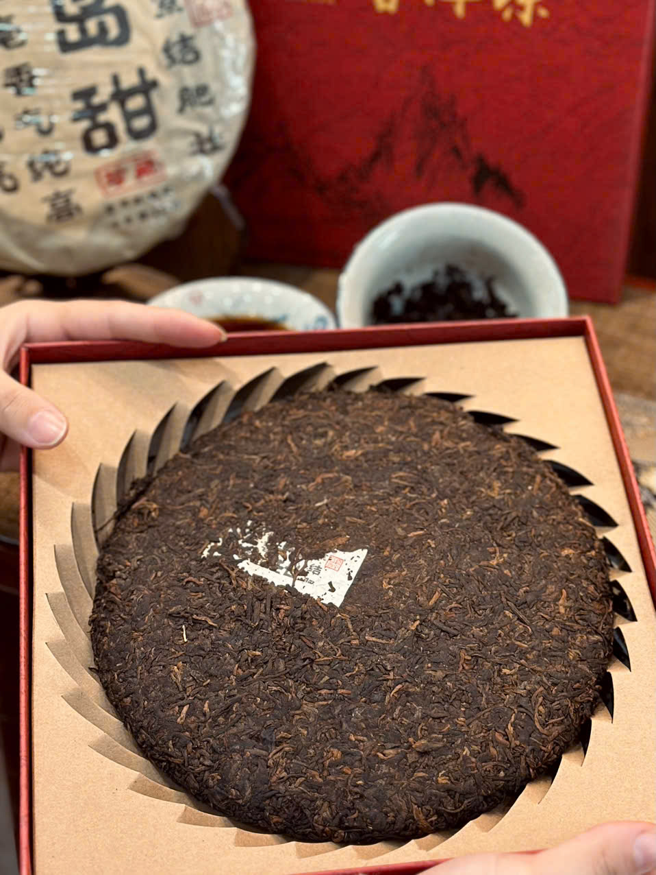 BÁNH TRÀ PHỔ NHĨ CHÍN "BĂNG ĐẢO ĐIỀM" - 357G - HƯƠNG VỊ THANH MÁT, MỘC MẠC - VIỆT LONG TRÀ