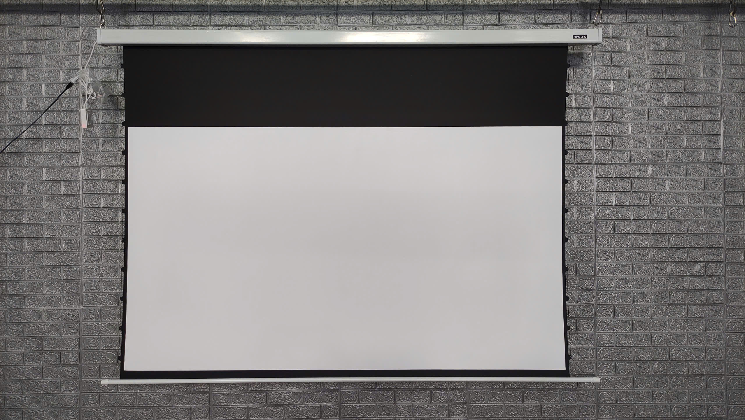 Màn chiếu điện căng dây Tab Tension Eco Apollo tỉ lệ 16:9 Kích thước 92 inch đến 150 inch - Hàng nhập khẩu