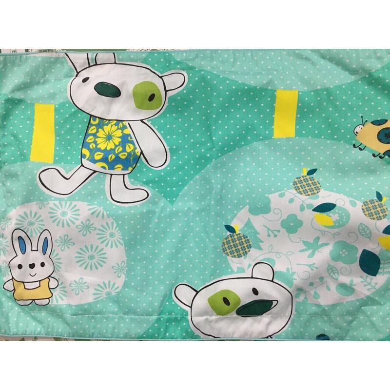 Áo gối nằm cho bé Hometex viền gân cotton hoa size 30x50cm