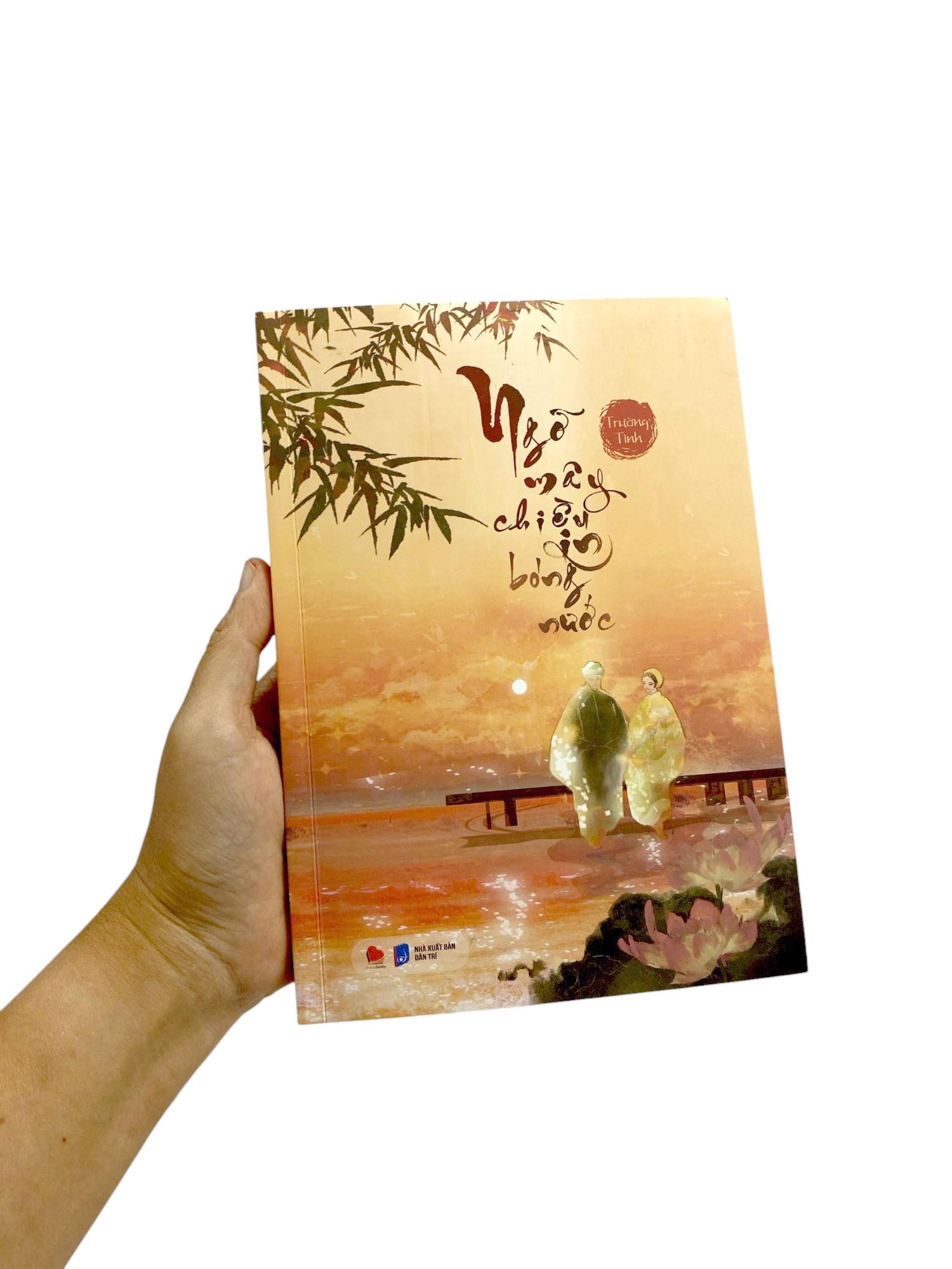 Sách - Ngỡ Mây Chiều In Bóng Nước