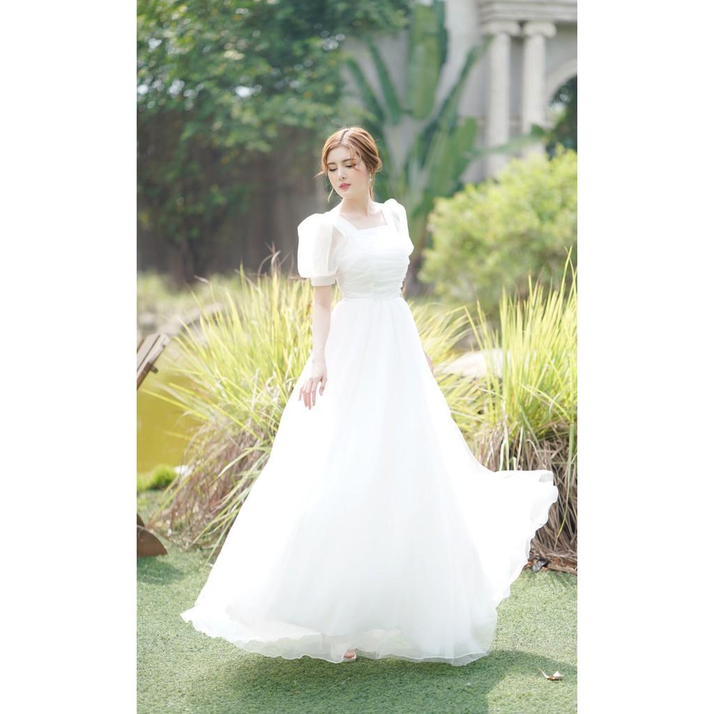 Đầm maxi trắng cổ vuông xốp