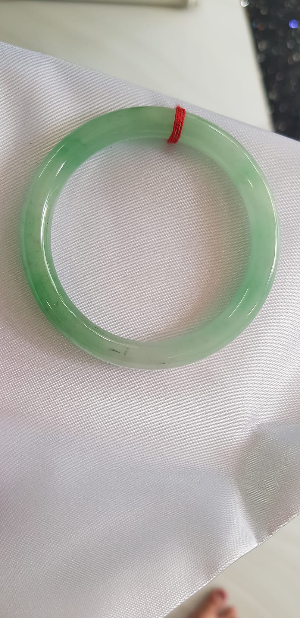Vòng Mới đá ngọc cẩm thạch tự nhiên TR Lý A SAO 50 Size vòng 50mm x 7,2mm Màu Xanh ngọc lý trắng bóng nhẹ nhàng đẹp bóng xinh đẹp nữ 50kg - 55kg đeo đẹp ạ Món Quà Ý nghĩa Anh Chị tặng Mẹ, Vợ, người thân yêu ạ