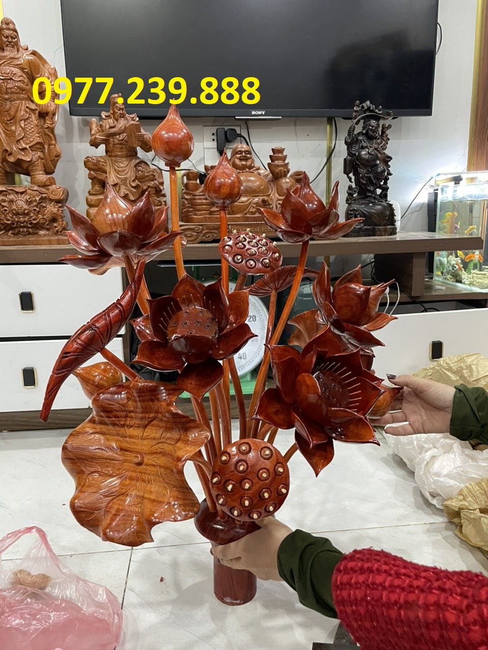 Hoa sen gỗ hương 17 cành