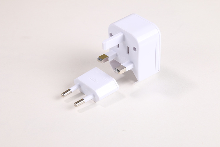 Ổ cắm nối đa năng D993 thích hợp với nhiều quốc gia - Tặng kèm quạt mini cắm cổng USB (vỏ nhựa, màu ngẫu nhiên)