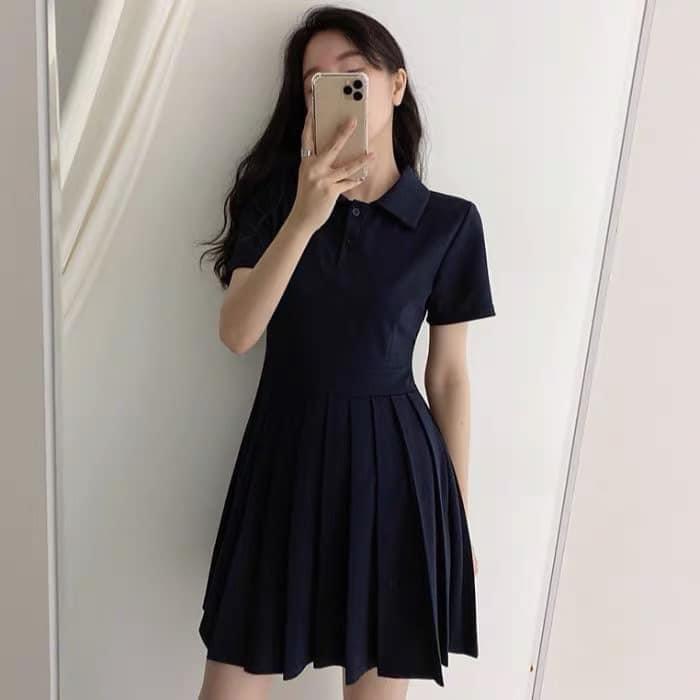 VÁY ĐEN CỔ ĐỨC CHÂN XẾP LY CHO NỮ