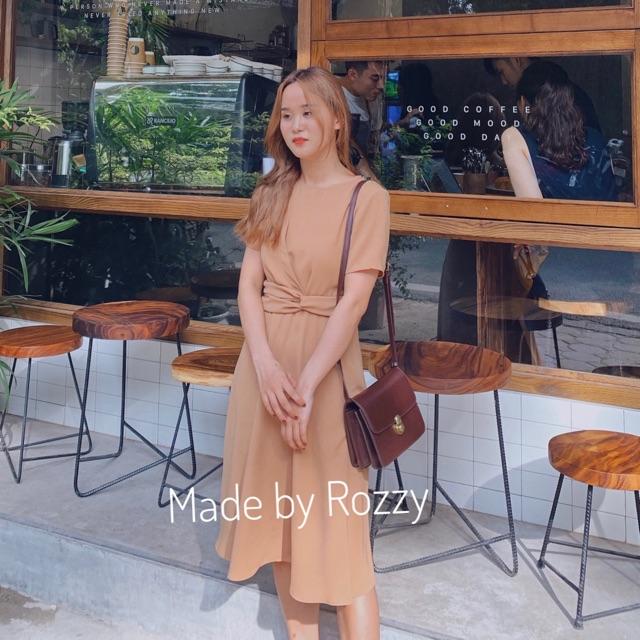 Lucy Dress - váy xoăn eo Rozzy