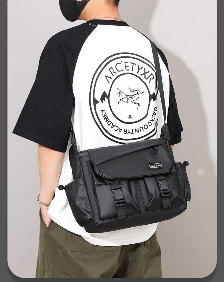 Túi đeo chéo nam phong cách mới  - BEE GEE DCN9438