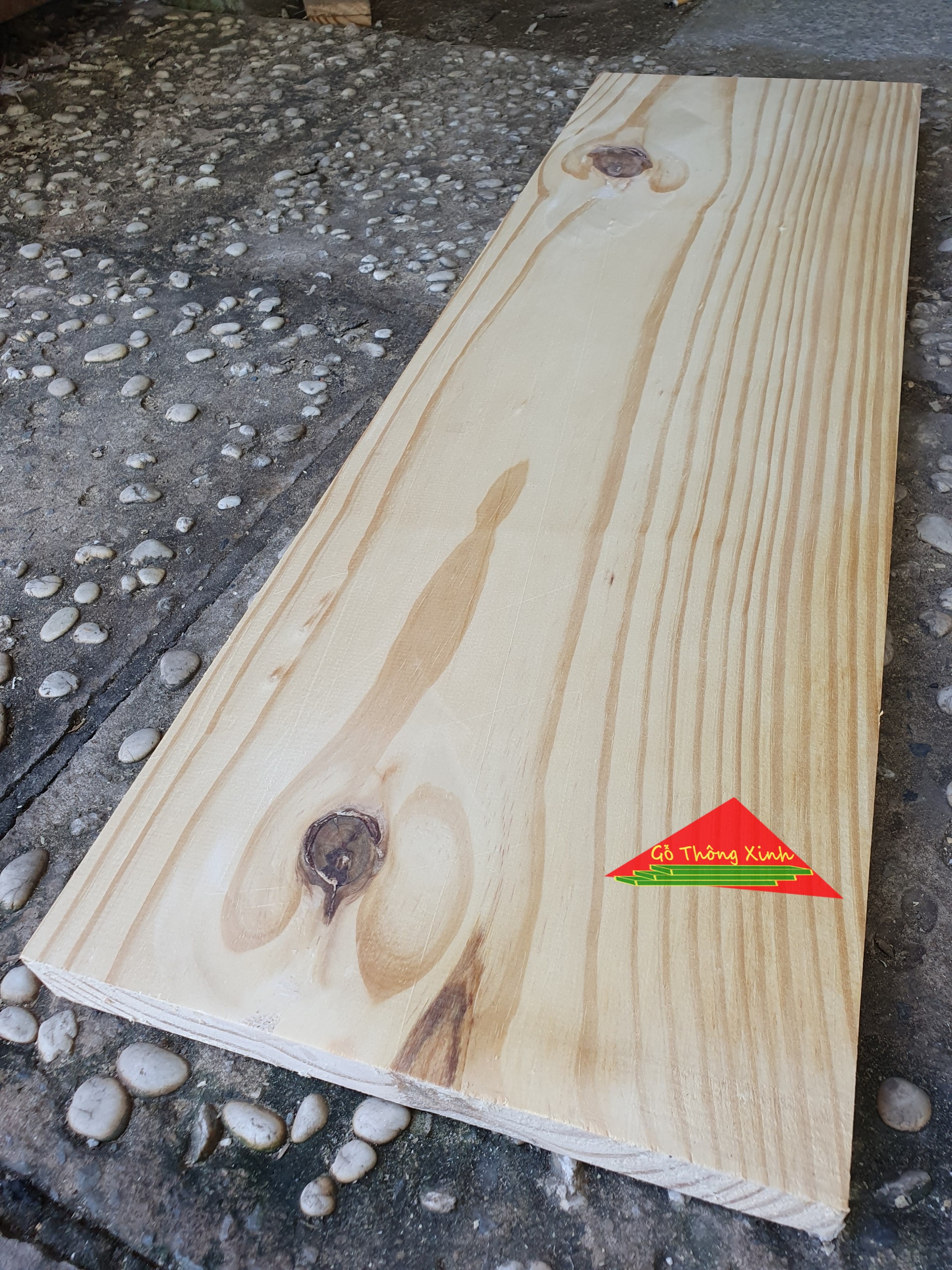 Tấm gỗ thông rộng 20cm, dài 1m2, dày 3cm thích hợp dùng làm bậc cầu thang, xích đu,làm kệ, làm mặt bàn,DIY