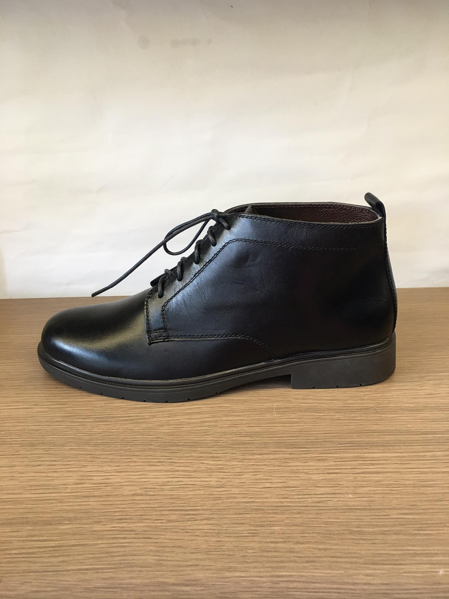 Giày boot nam cột dây da bò thật màu đen-B022