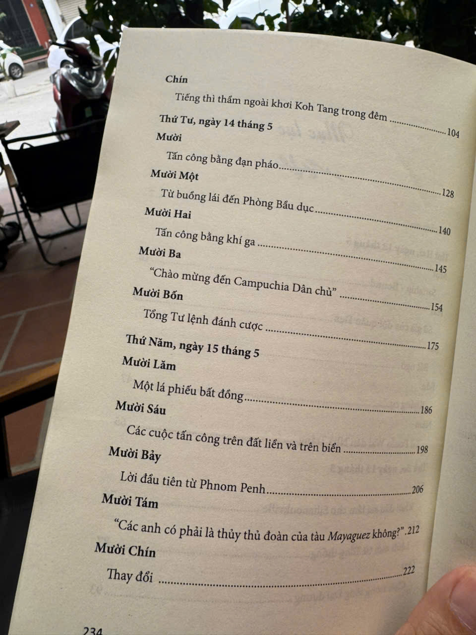 KHMER ĐỎ TẤN CÔNG TÀU MAYAGUEZ - Roy Rowan – Phạm Bích Lệ dịch – Sách Miền Trung