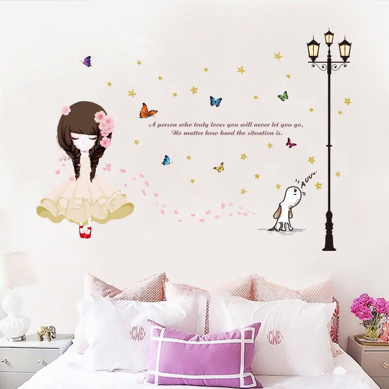 Decal dán tường Combo 2 tranh dây đèn thả + cô gái mộng mơ và cột đèn
