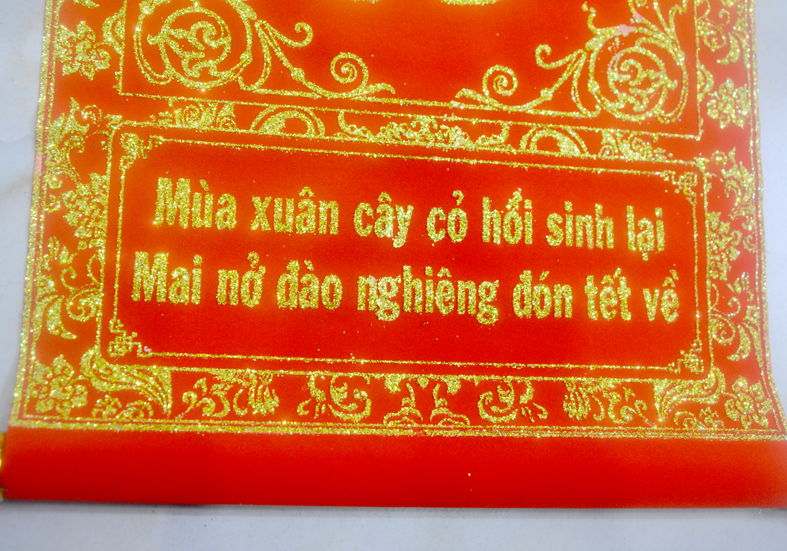 Cặp liễn nhung câu đối đỏ trang trí-Ngày xuân hạnh phúc bình an đến-Năm mới vinh hoa phú quý về