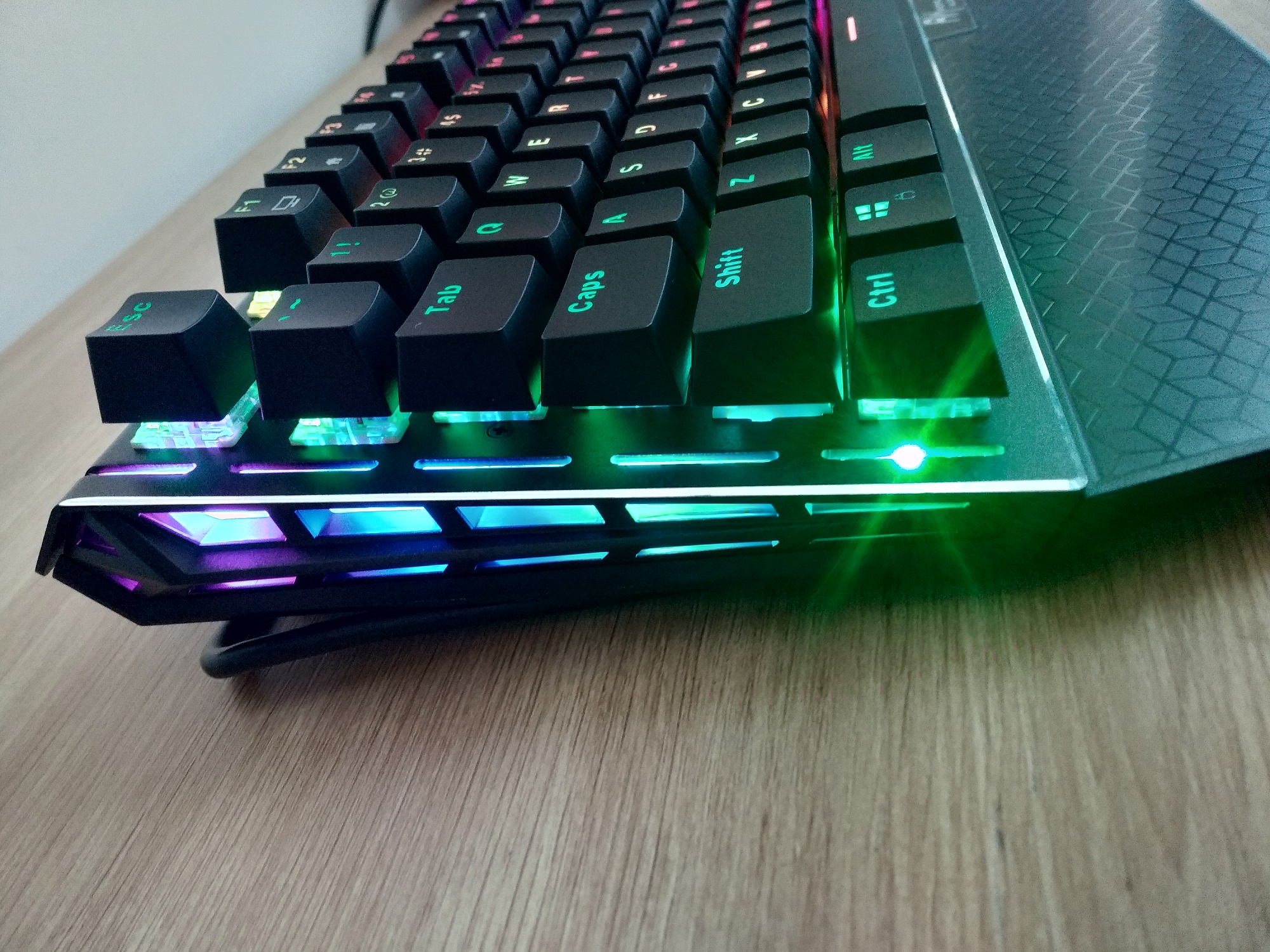 Bàn phím cơ Gaming RK Phantom RGB - CHÍNH HÃNG Royal Kludge. Có dây, full size 104 phím, có kê tay.