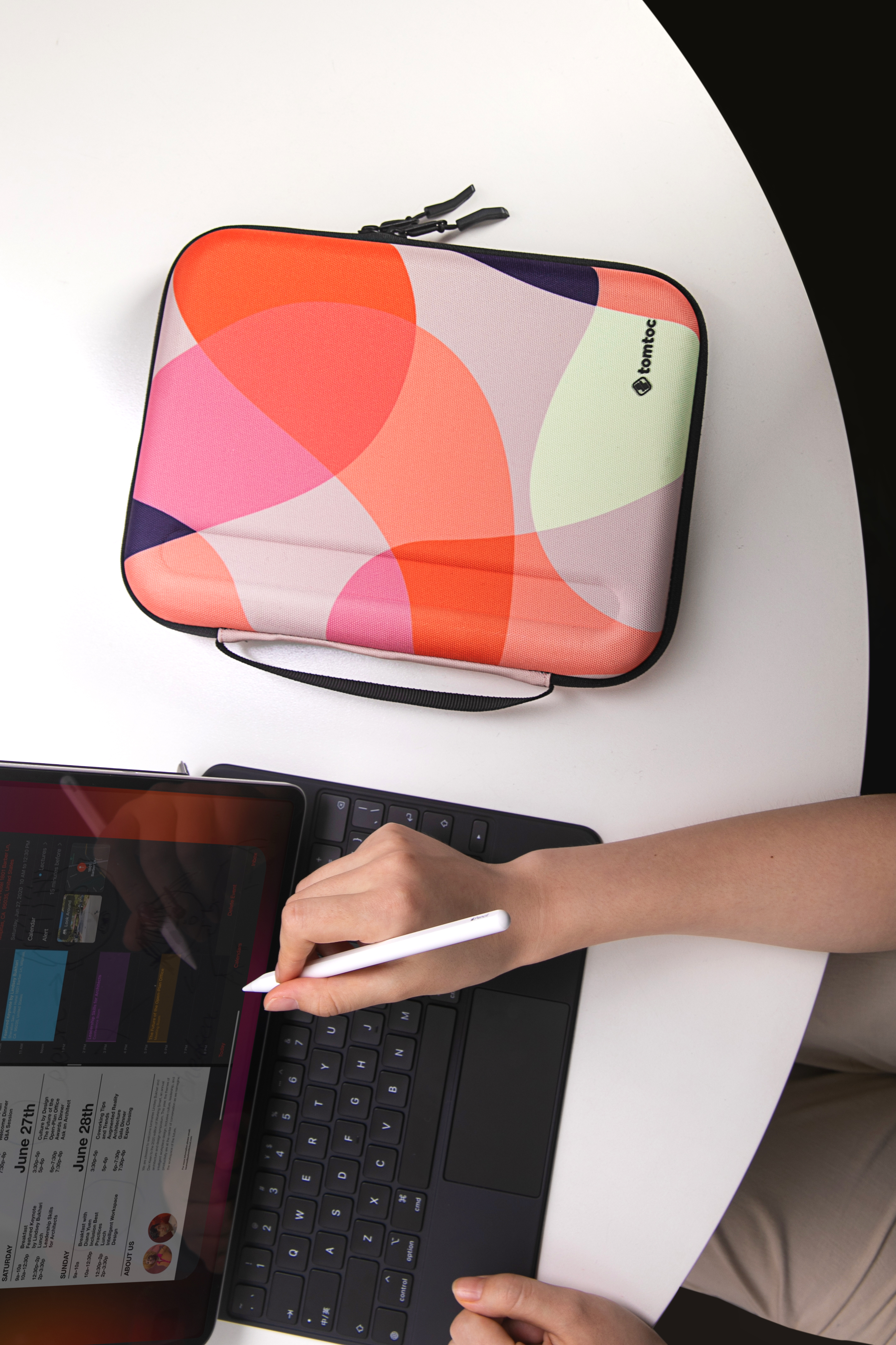 TÚI CHỐNG VA ĐẬP TOMTOC PORTFOLIO HOLDER HARDSHELL IPAD PRO 9.7-11INCH & TABLET/NOTEBOOK