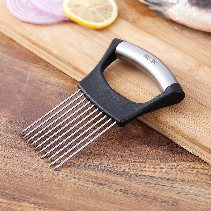 Finger Protector Stainless Steel Vegetable Cutting Assistant Fixer Onion Slice Equal Insertion Fish Meat Fixing Fork Protector