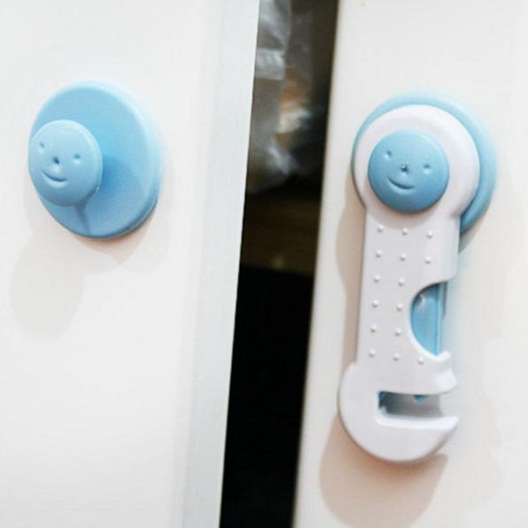 Dụng Cụ Khóa Tủ An Toàn Cho Bé