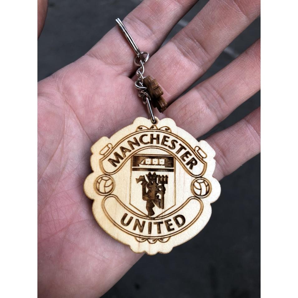 MÓC KHÓA GỖ Manchester United - 1 Mặt Khắc Tên