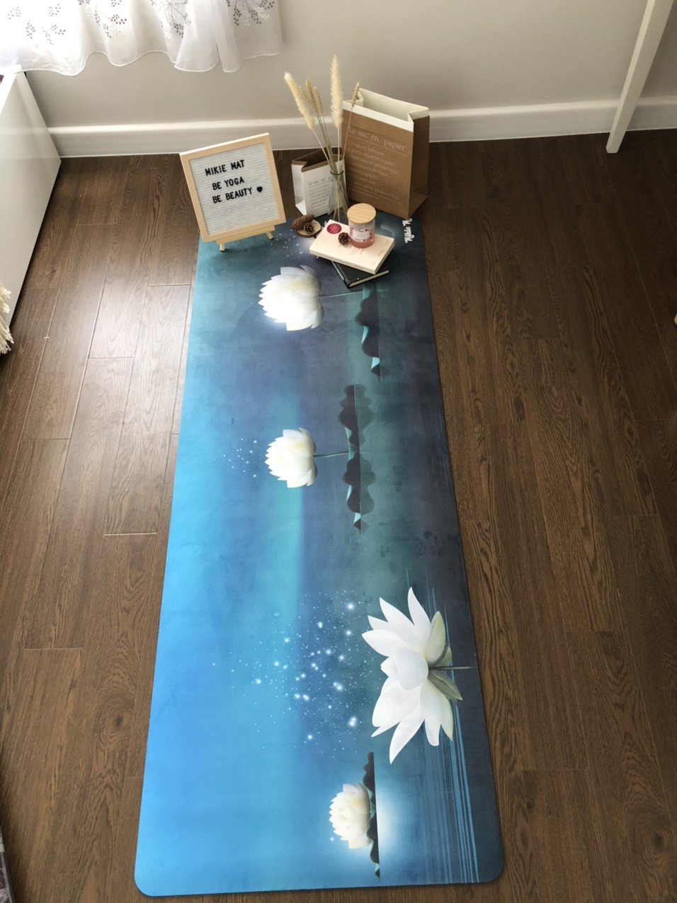 Thảm yoga Mikie Mat Suede Natural Yoga Mat Vải Da Lộn Cao su tự nhiên thấm hút mồ hôi Hoạ tiết Hoa Sen (White Lotus)