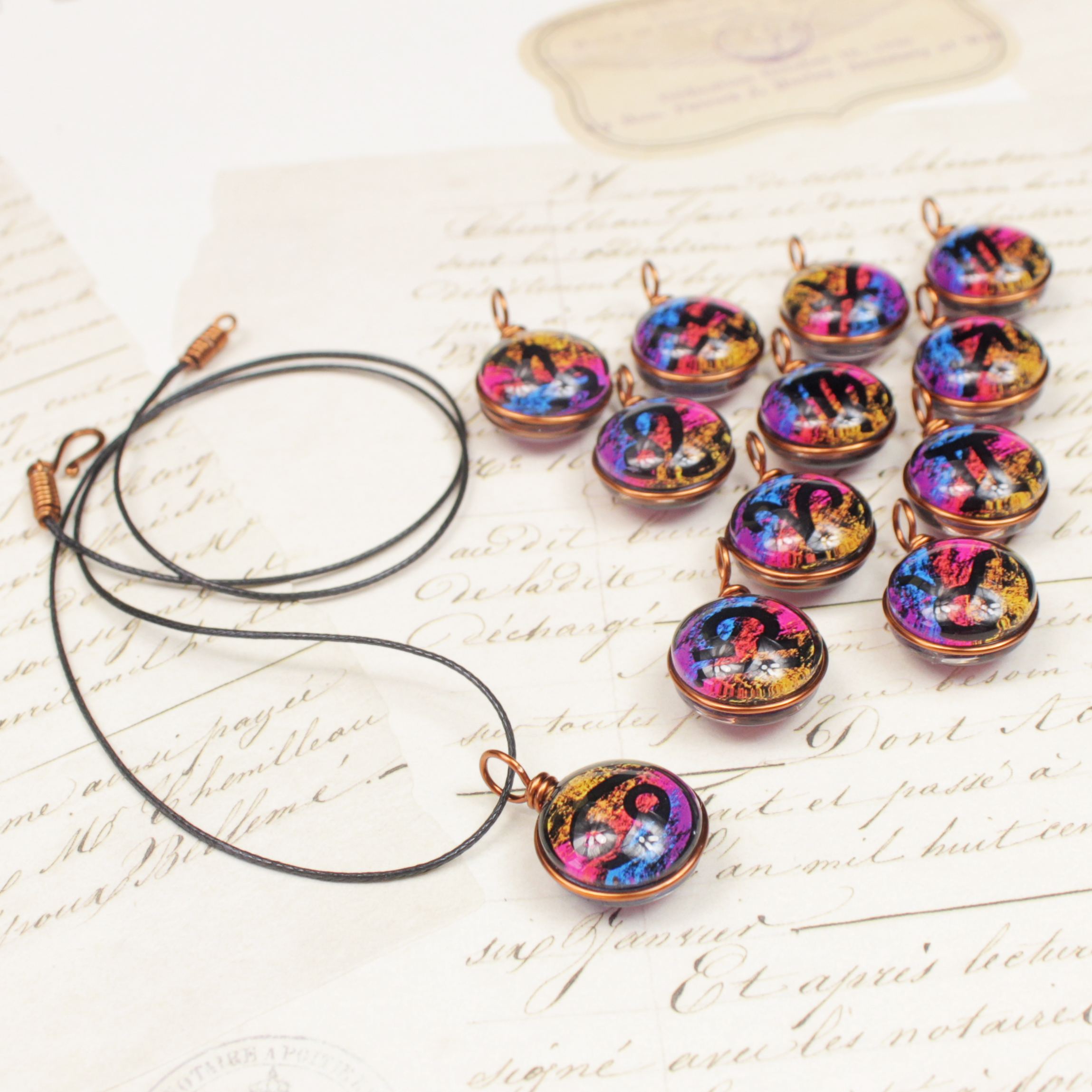 Dây chuyền cung hoàng đạo Zodiac 2 mặt khác nhau 14mm màu sắc tươi sáng 14MM-001
