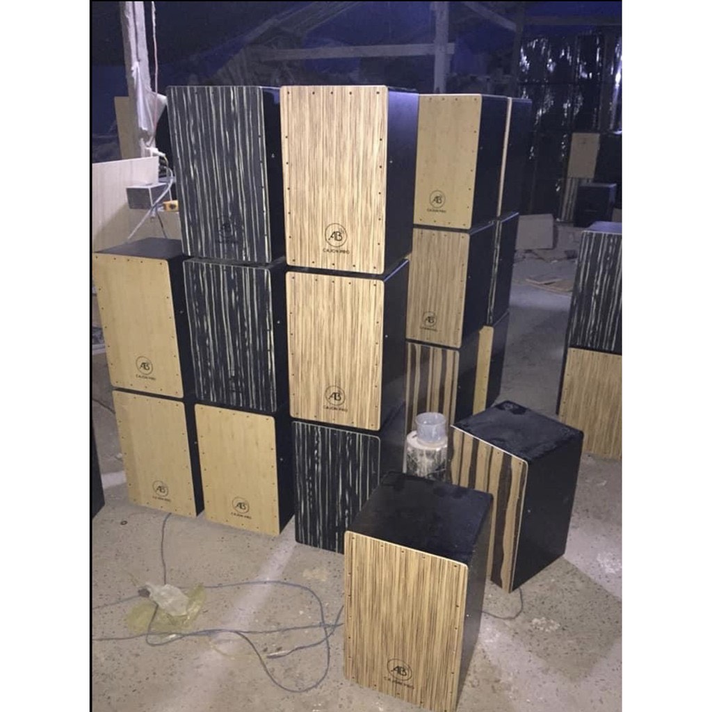 Trống cajon có tai