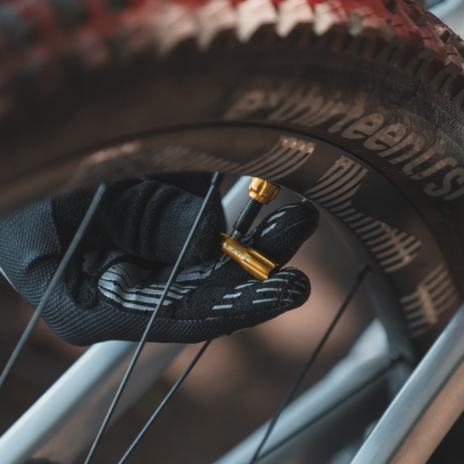 Bộ Van Vỏ Không Ruột Xe Đạp Lezyne CNC Tubeless Valve Kit Tích Hợp Đầu Tháo Lõi Van