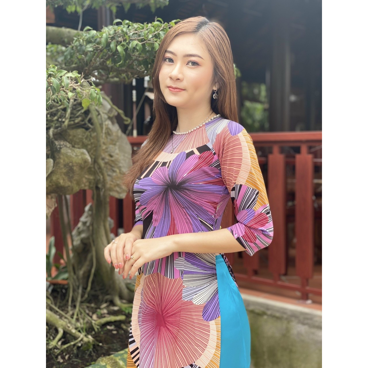 Áo dài nữ họa tiết hoa nở