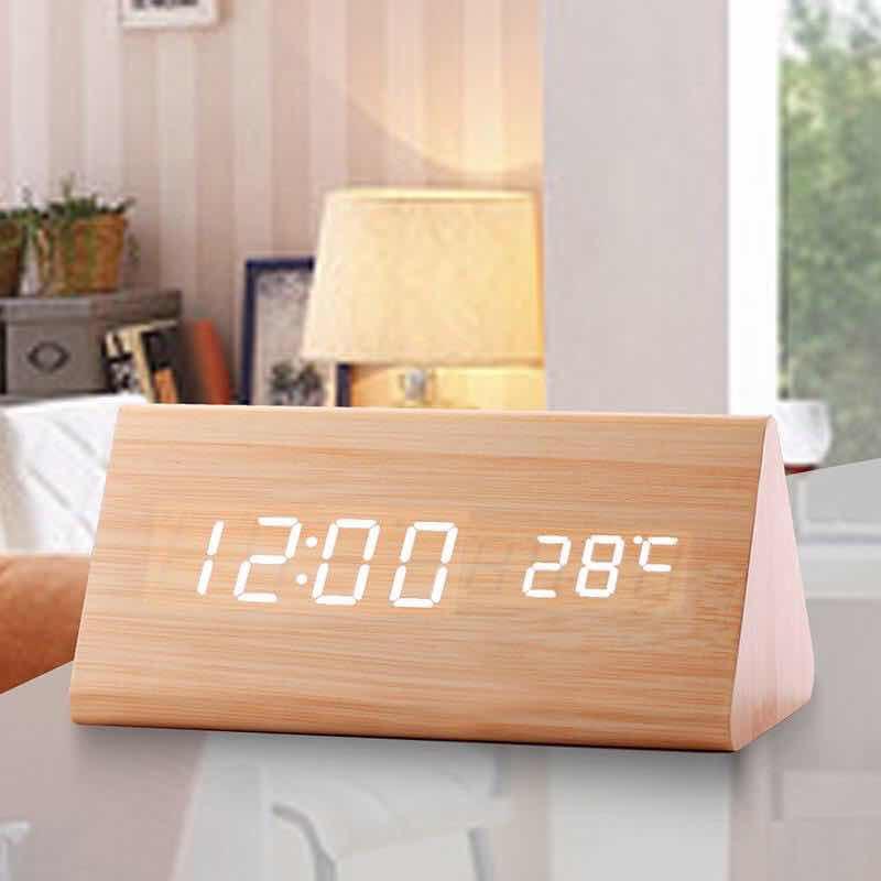 Đồng hồ đo nhiệt độ phòng điện tử bằng gỗ đèn led để bàn + Tặng pin + led trang trí