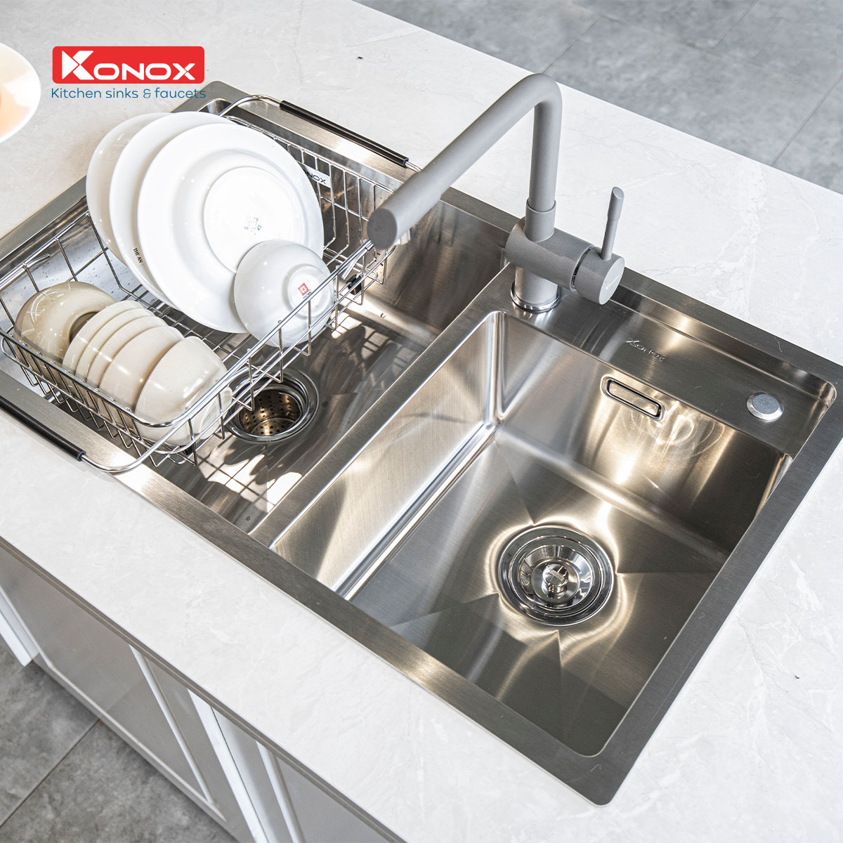 Chậu rửa bát Konox, Overmount Series, Model KN8248DO, Inox 304AISI tiêu chuẩn châu Âu, 820x480x228(mm), Full set gồm Siphon + giá úp bát inox, Hàng chính hãng