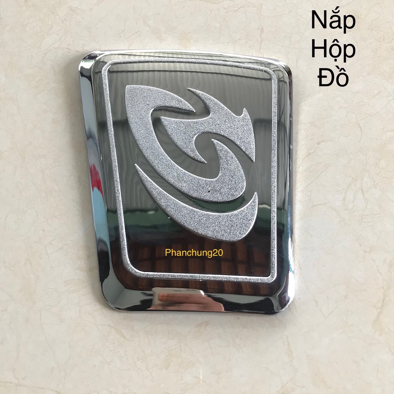 ỐP NẮP ĐỰNG ĐỒ DÙNG CHO ĐỜI XE NVX 2021 2022 2023 2024 - V2 CROM