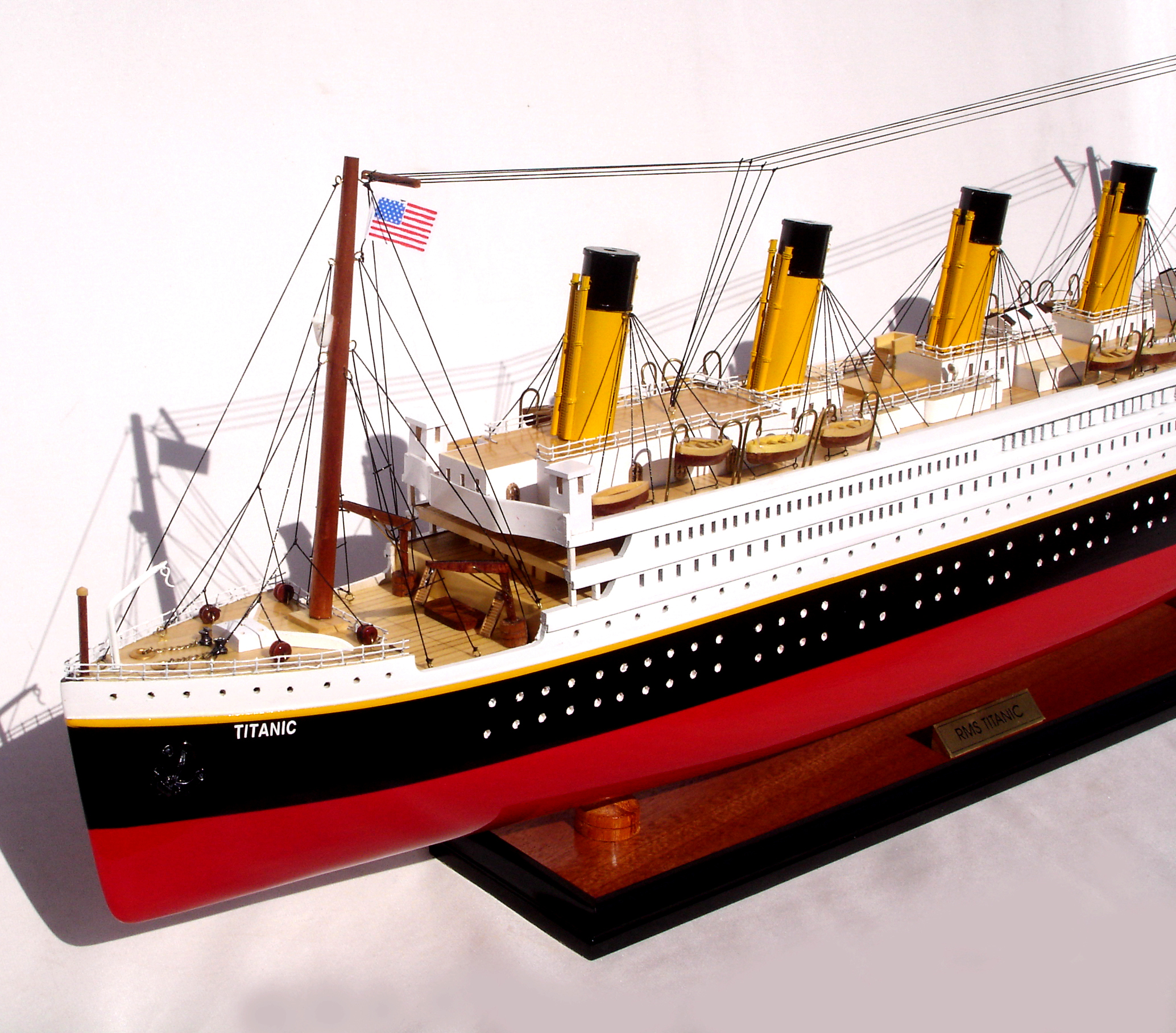 Mô hình thuyền du lịch RMS TITANIC