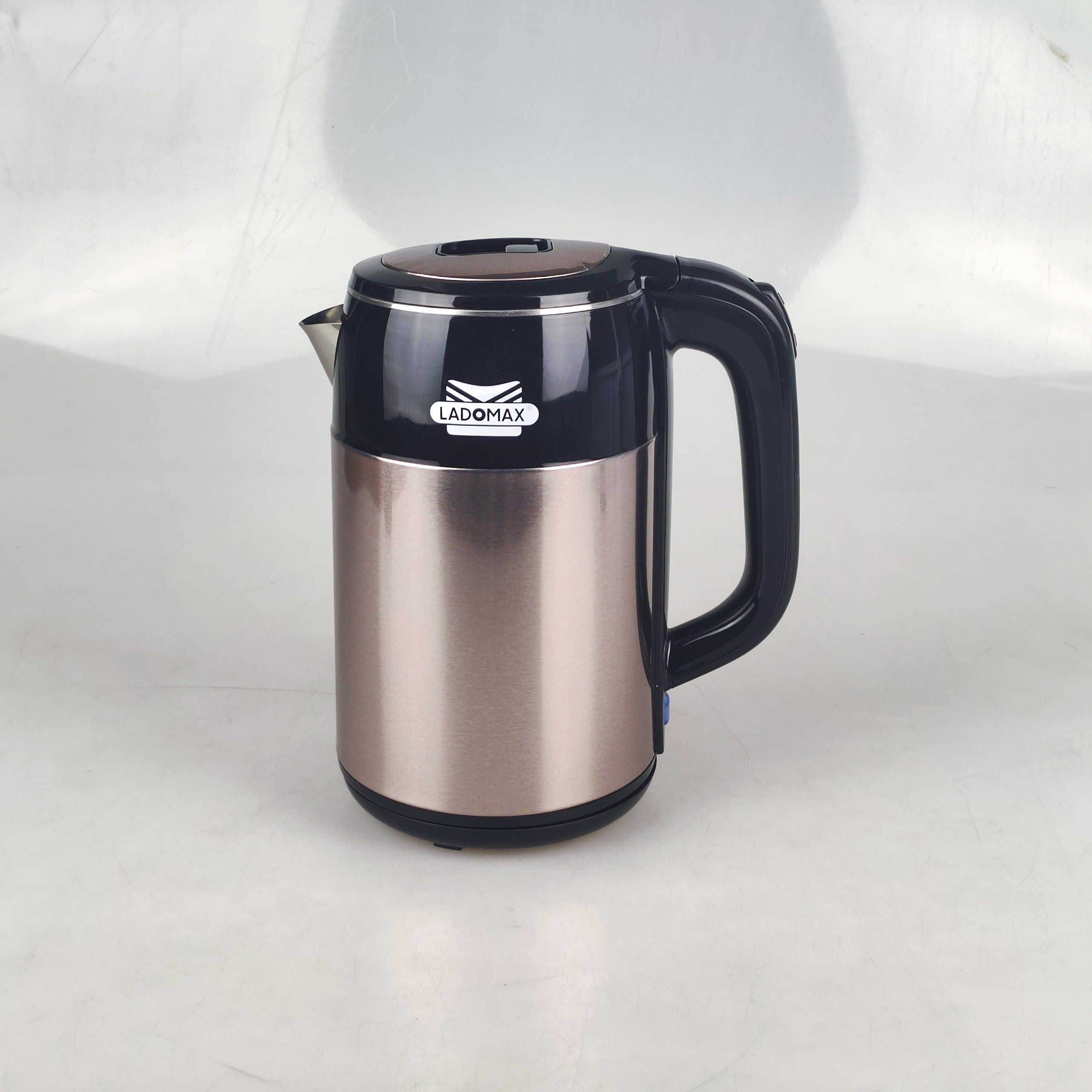 Ấm đun siêu tốc 2.5L Ladomax thiết kế 2 lớp với vỏ nhựa ABS, lòng ấm inox 304 đúc nguyên khối - Hàng chính hãng