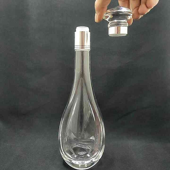 Chai Thủy Tinh Dáng Giọt Nước Dung Tích 500ml Rất Đẹp.