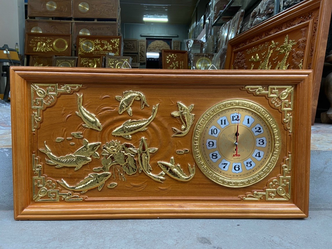 Tranh đồng hồ treo tường trạm khắc cửu ngư bằng gỗ gõ kt 41×81×4cm