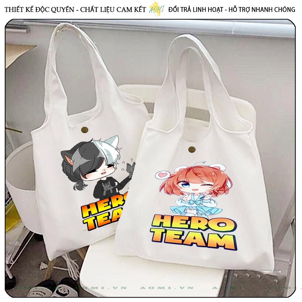 TOTE CANVAS HERO TEAM SAM SIM SIRO TIMMY KAMUI FORM TRÒN TÚI VẢI ĐEO VAI BAG NÚT BẤM SIZE LỚN AOMIVN DU LỊCH DẠO PHỐ