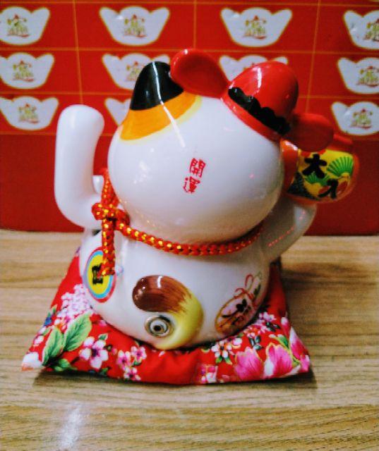 MÈO SỨ THẦN TÀI VẪY TAY