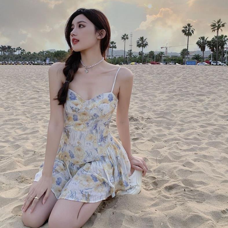 Váy Hai dây NaNo Studio mùa hè 2021 phong cách mới rắn màu đầm xẻ hông Dây xích ôm sát cổ chữ U nữ đầm basic