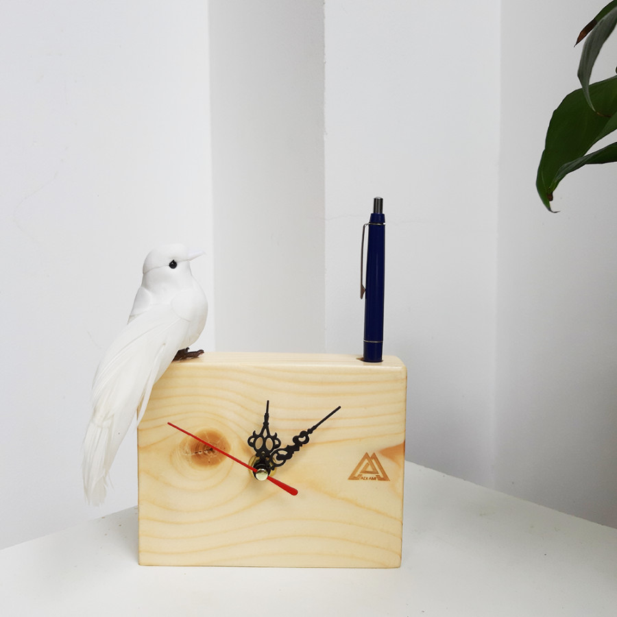 Đồng hồ gỗ để bàn - TCII - Tiny Clock 2 lỗ cắm bút