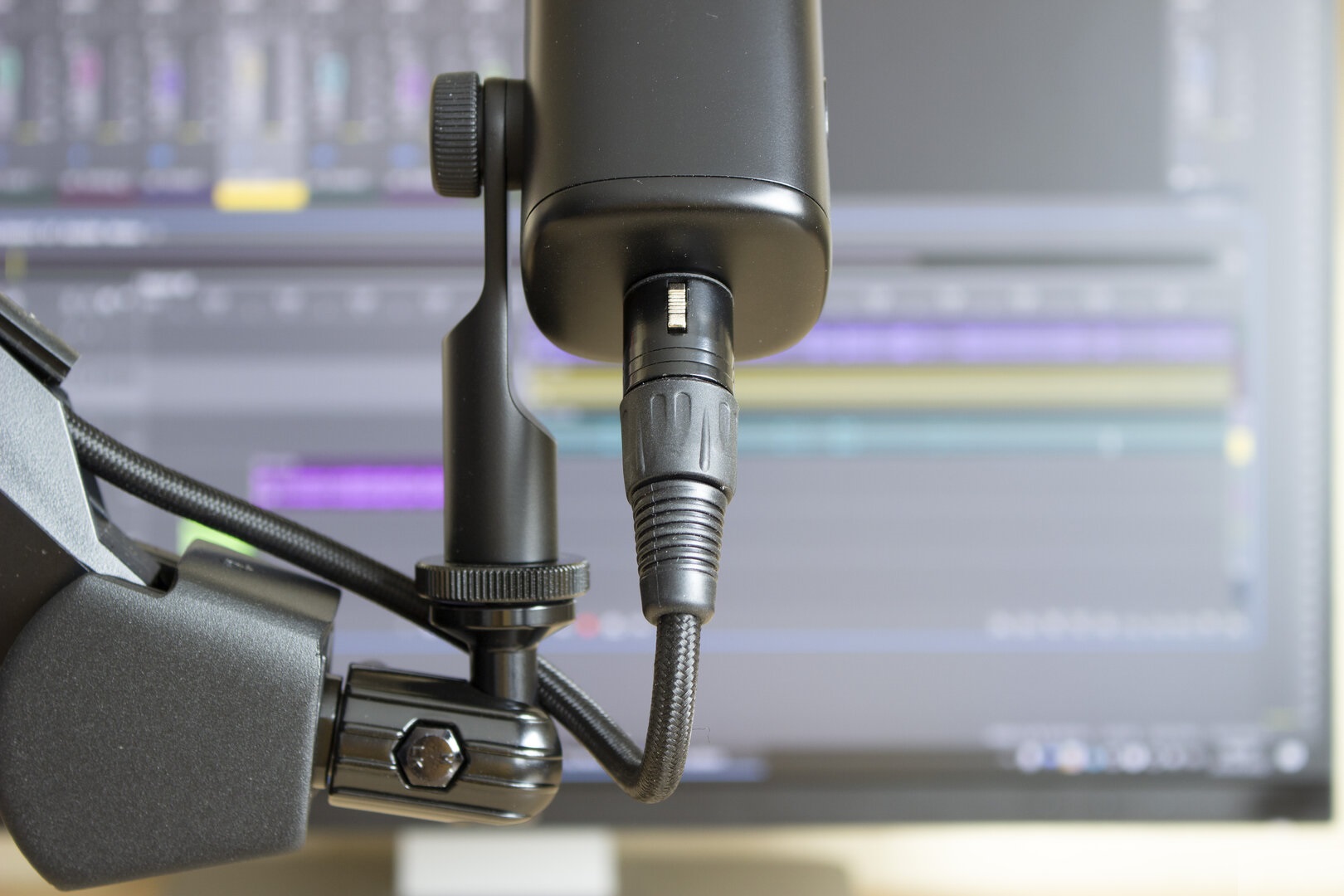 Thiết bị thu âm Microphone Elgato Wave DX_Mới, hàng chính hãng