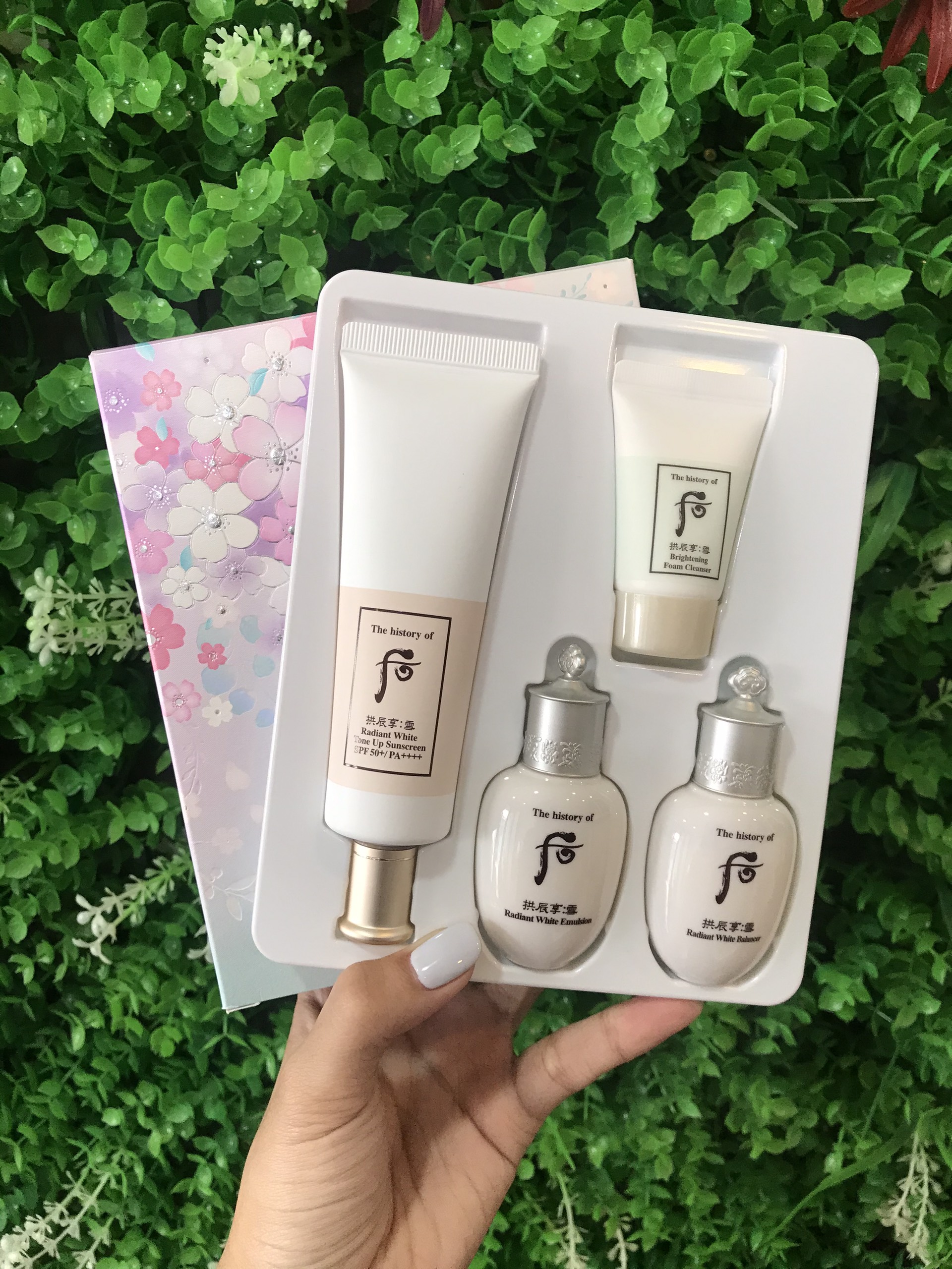 Kem chống nắng nâng tone da Whoo Seol Radiant Tone Up Sunscreen Set