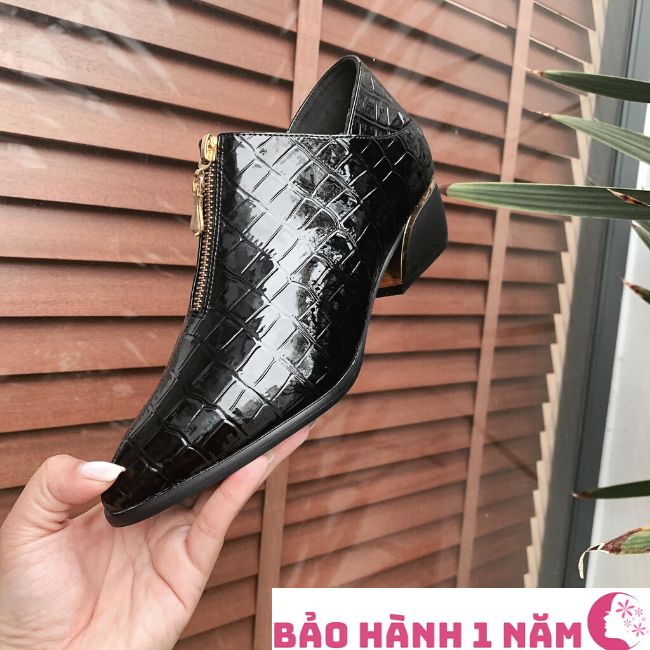 Giày bốt nữ cổ ngắn 4p RO373 ROSATA tại BCASHOP có khóa kéo sành điệu, kết hợp da vân bóng mềm đẳng cấp - màu đen