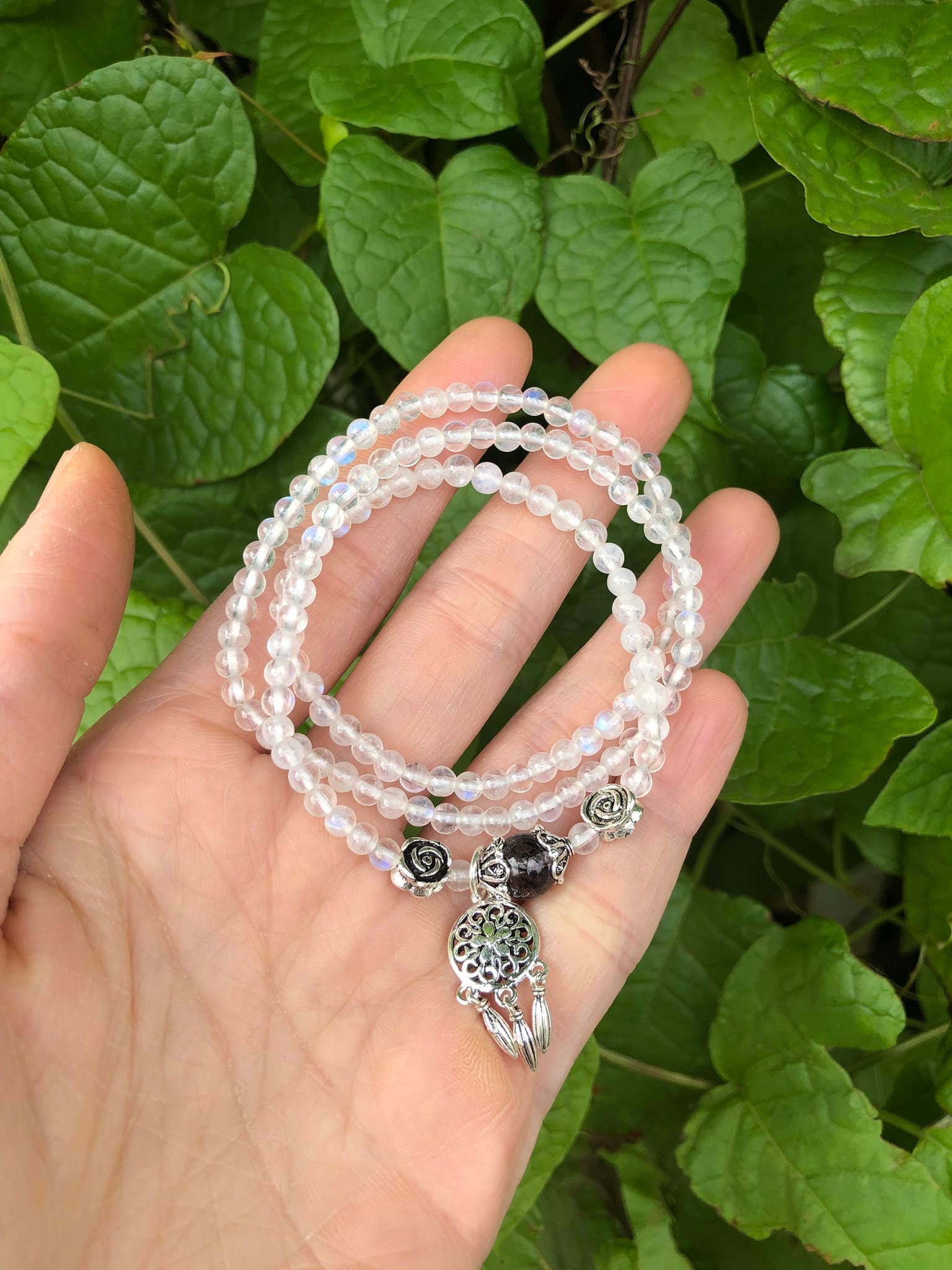 Vòng tay đá mặt trăng quấn 3 mix charm bạc