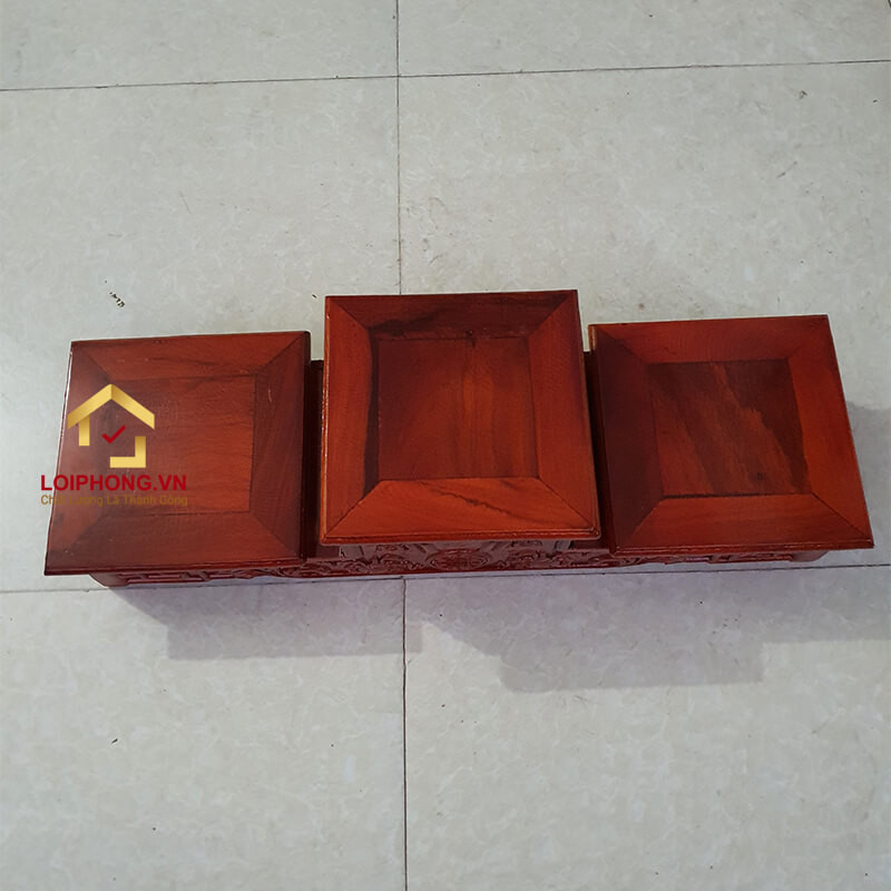 Tam cấp để bát hương bằng gỗ hương mặt vuông đẹp bền và chắc chắn