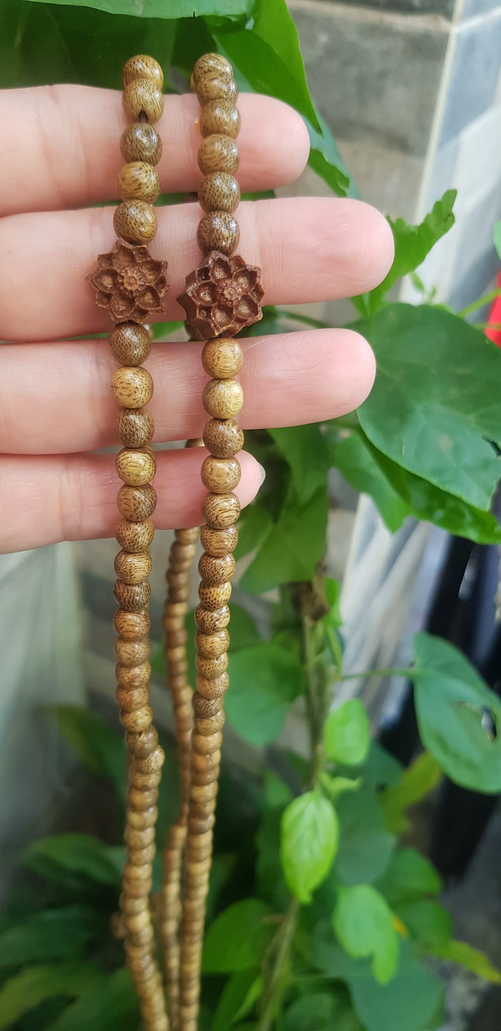Vòng tay nữ gỗ trầm charm phối Bông Hoa Sen kiểu đeo quấn tay 4 vòng Size hạt 6mm thơm nhẹ đeo tay Ý nghĩa Vạn sự như ý may mắn rất đẹp ạ