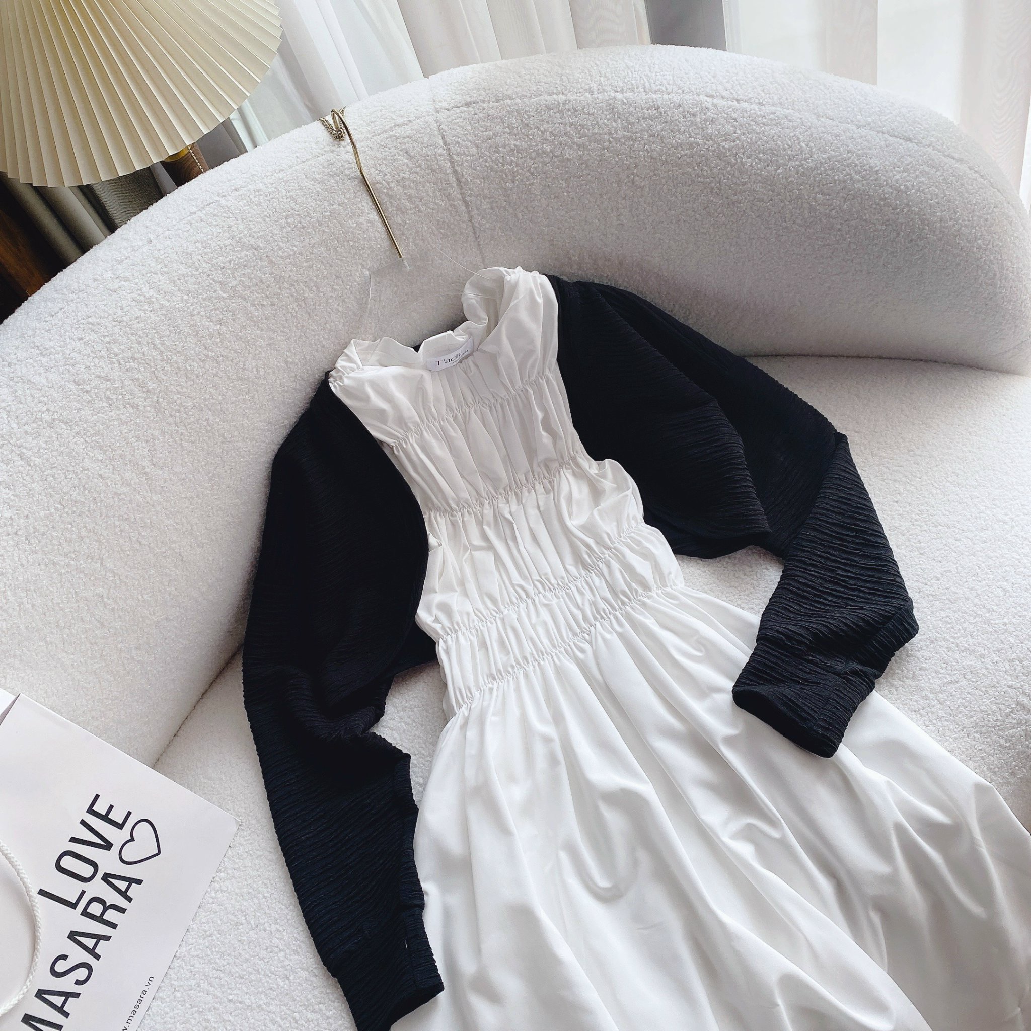 Đầm trắng sat nách maxi kèm khoác ngoài ulzzang