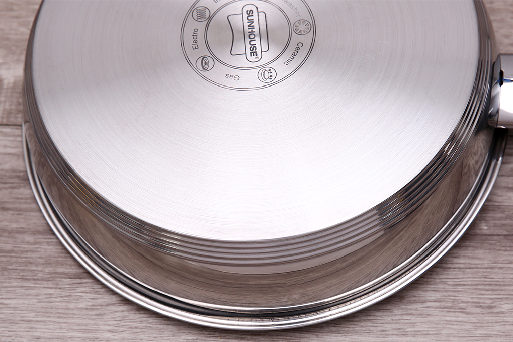 Chảo cạn inox 5 đáy SUNHOUSE 16-20-24-26-28cm dùng trên mọi loại bếp. Với chất liệu inox không gỉ cùng lớp chống dính Whitford cao cấp